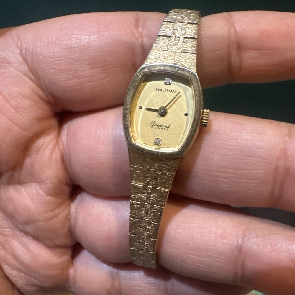 Works Vintage Waltham Diamond Quartz Ladies Watch Gold tone 16mm Fit 6.25" Runs